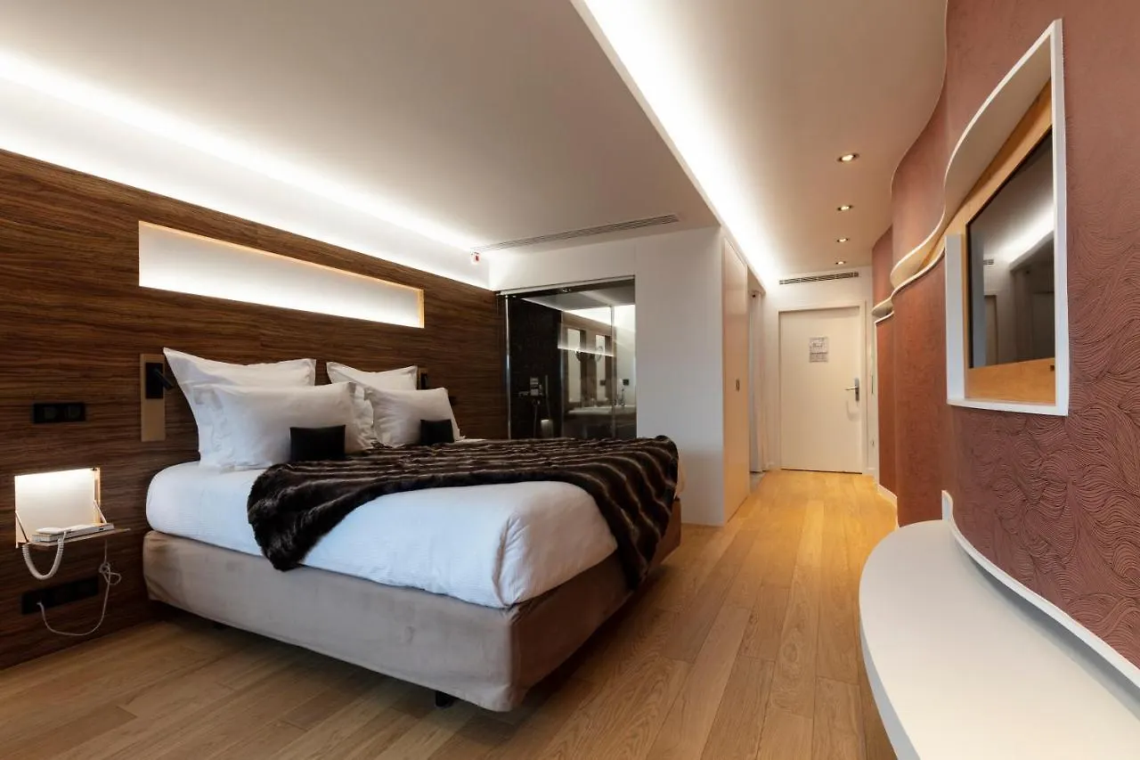 Hotel & Restaurant Origines Par Adrien Descouls - Teritoria Le Broc  France