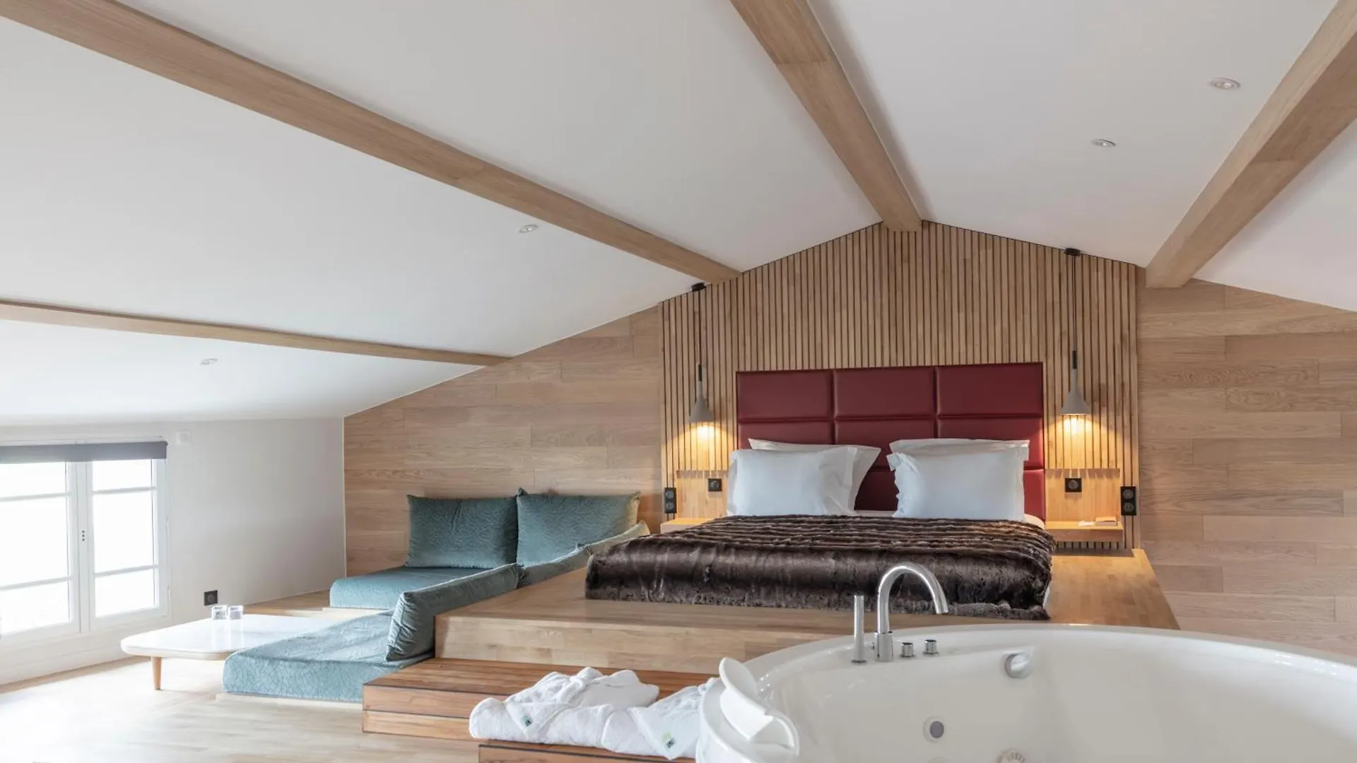 Hotel & Restaurant Origines Par Adrien Descouls - Teritoria Le Broc  5*, Le Broc (Puy-de-Dome) France