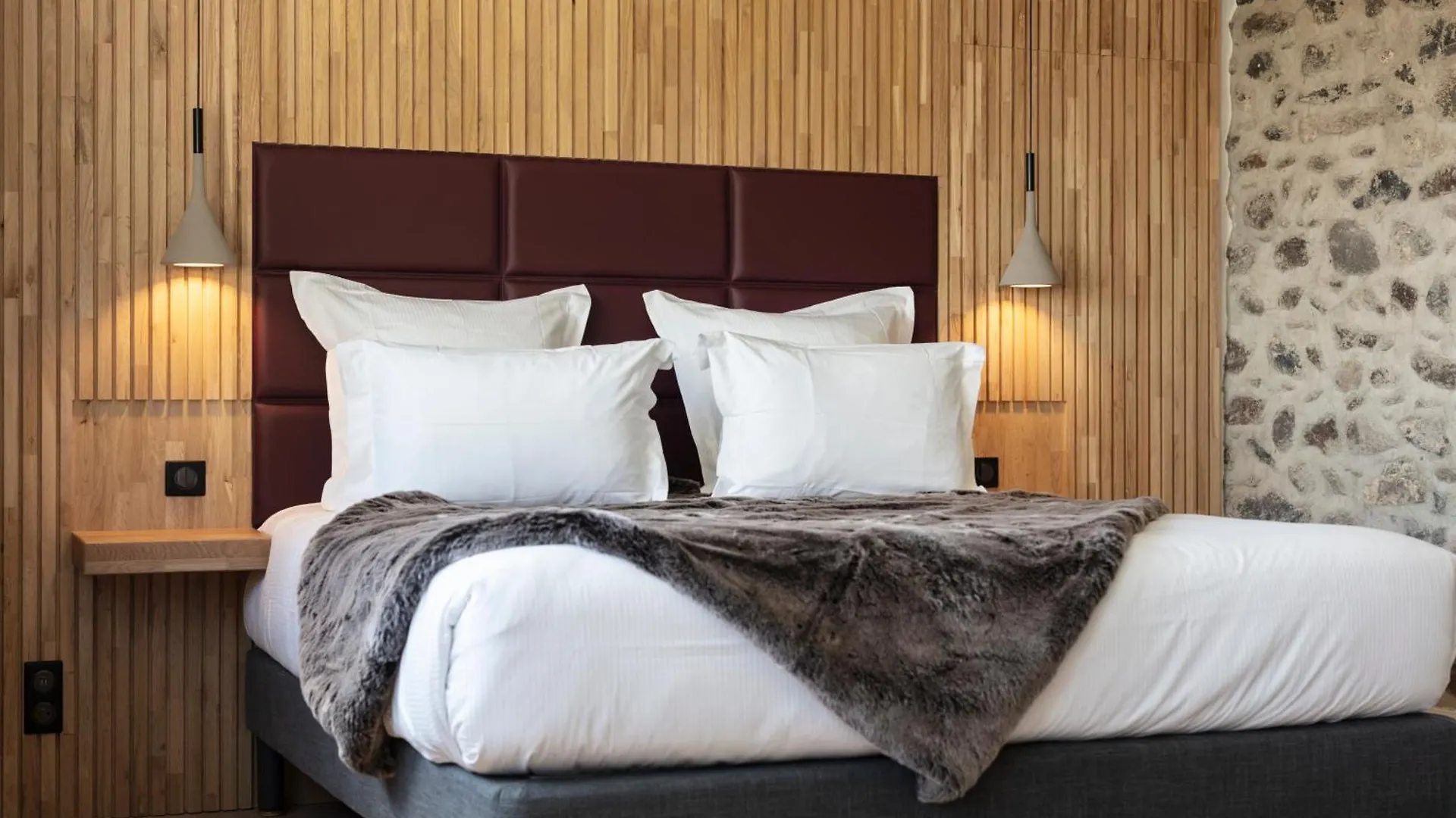 Hotel & Restaurant Origines Par Adrien Descouls - Teritoria Le Broc  France
