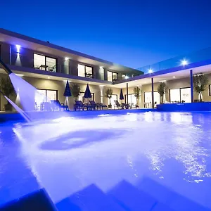Seventeen Aparthotel Valbonne
